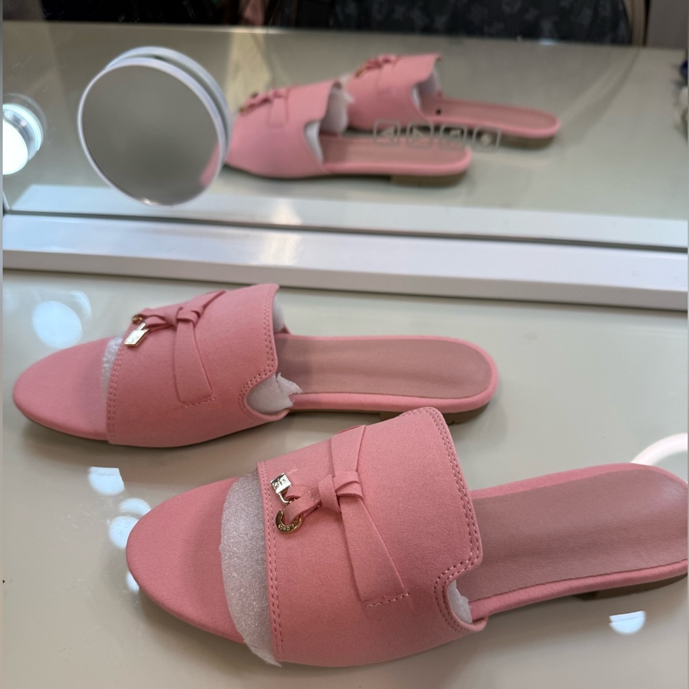 🆕 Suede Gold Charm Open Toe Slide Sandals 💖